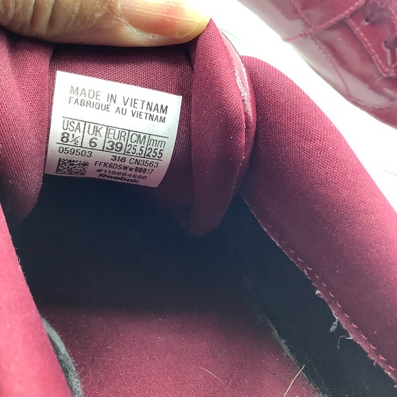 Reebok Women's  Burgundy Sneakers - Picture 6 of 6